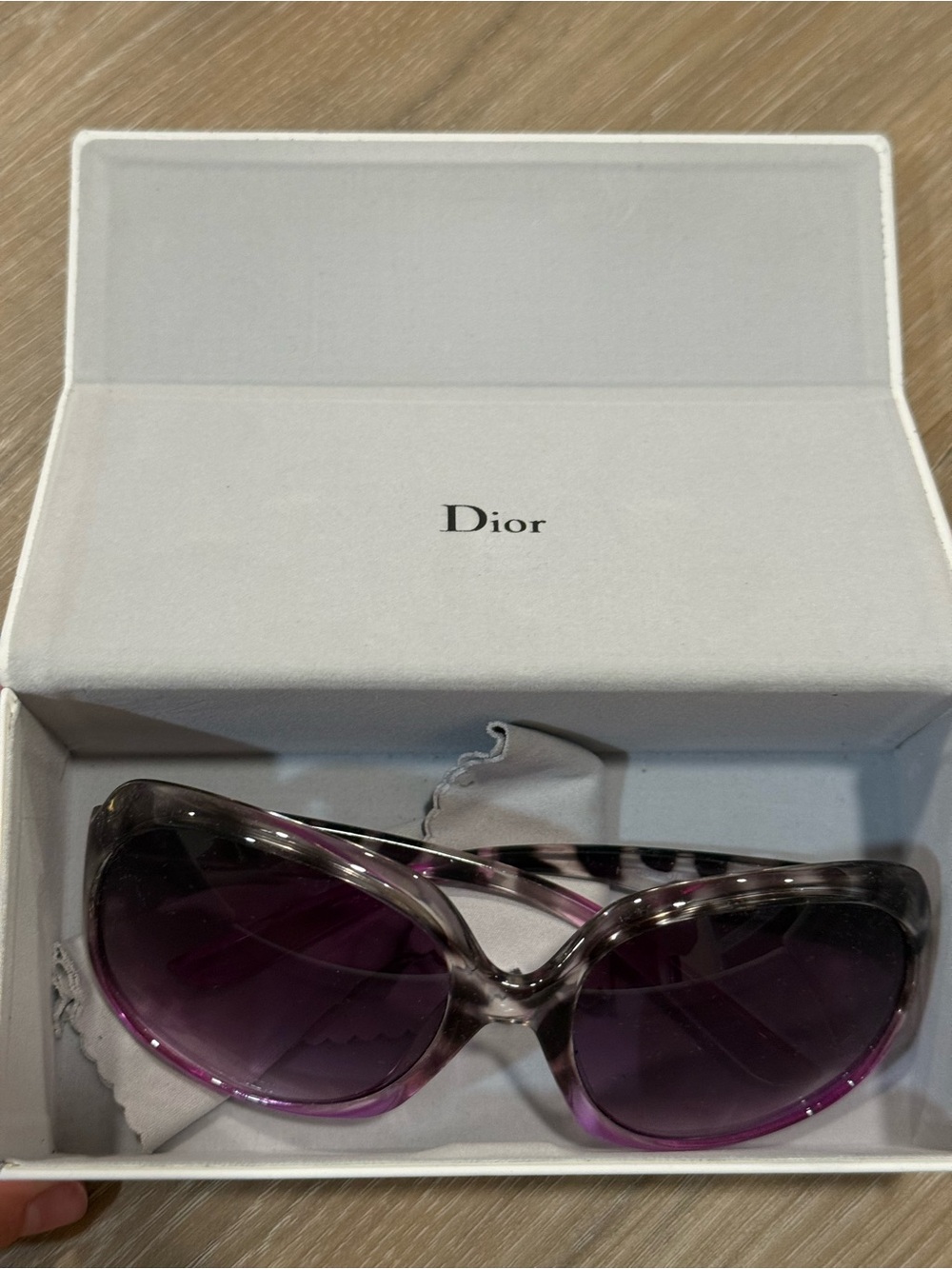 Vintage Dior Oversized Purple Gradient Sunglasses with Tortoiseshell Accents - Picture 5 of 5